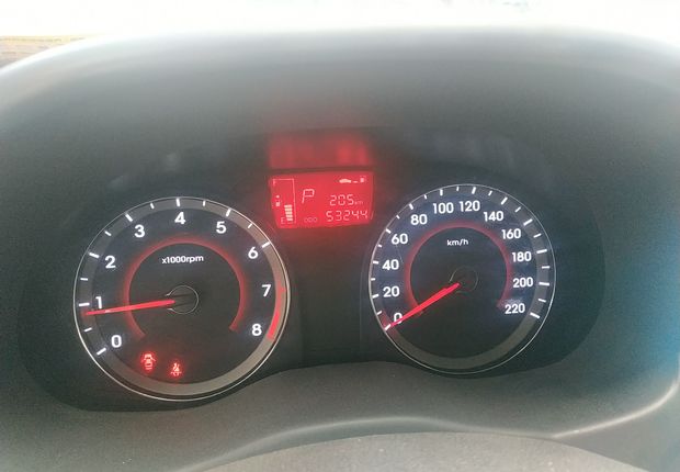 现代瑞纳 2014款 1.4L 自动 4门5座三厢车 智能型GLS (国Ⅳ) 