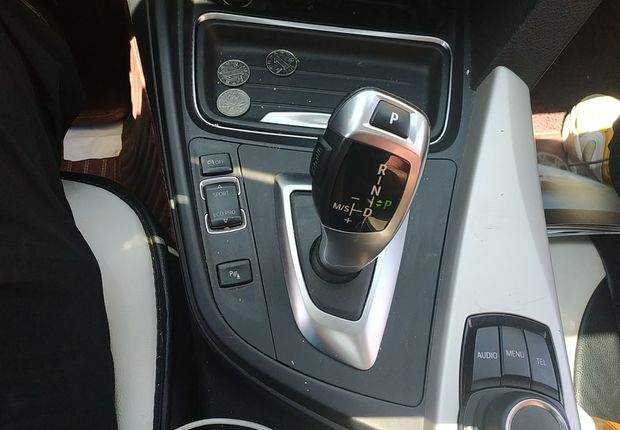 宝马3系 320i 2015款 2.0T 自动 汽油 时尚型 (国Ⅳ) 