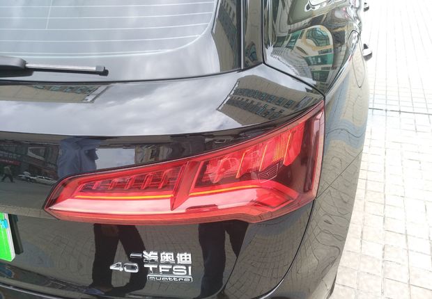 奥迪Q5L 40TFSI 2018款 2.0T 自动 荣享时尚型 (国Ⅴ) 