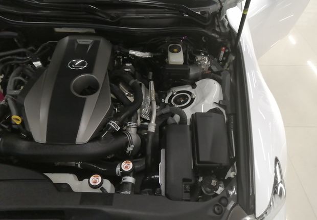 雷克萨斯IS 200t [进口] 2015款 2.0T 自动 汽油 F-SPORT 