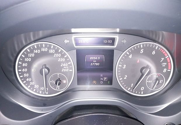 奔驰A级 A180 [进口] 2015款 1.6T 自动 汽油 
