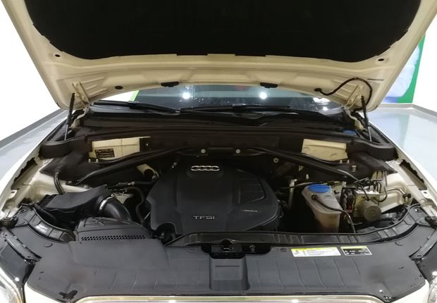 奥迪Q5 2016款 2.0T 自动 四驱 汽油 进取型 (国Ⅴ) 