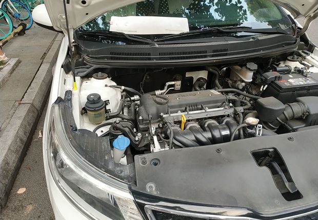 起亚K2 2015款 1.4L 手动 4门5座三厢车 GLS (国Ⅳ) 