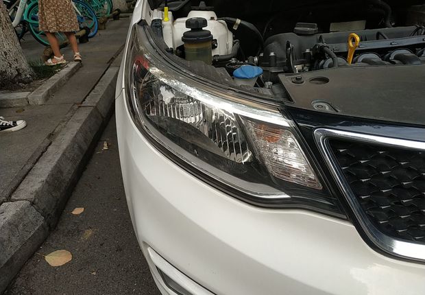 起亚K2 2015款 1.4L 手动 4门5座三厢车 GLS (国Ⅳ) 