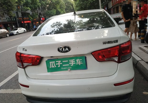 起亚K2 2015款 1.4L 手动 4门5座三厢车 GLS (国Ⅳ) 