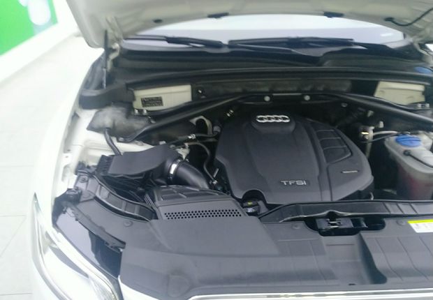 奥迪Q5 2018款 2.0T 自动 四驱 汽油 进取型典藏版 (国Ⅴ) 