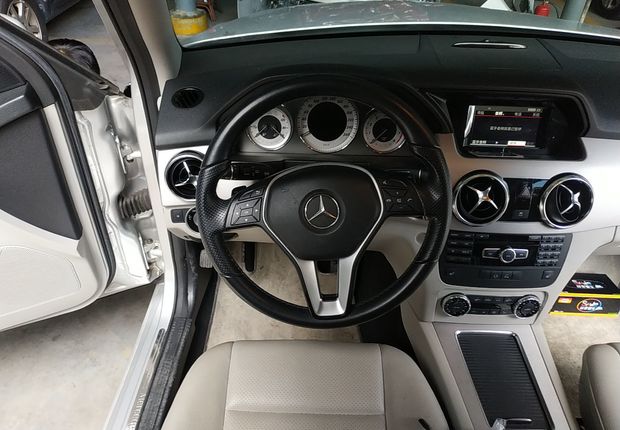 奔驰GLK GLK300 2013款 3.0L 自动 汽油 时尚型 (国Ⅳ) 