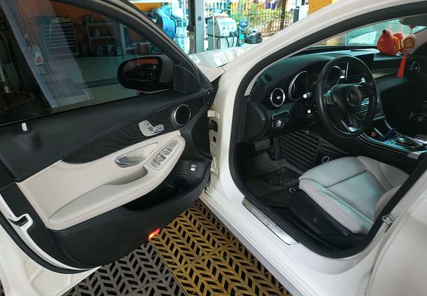 奔驰C级 C180L 2017款 1.6T 自动 时尚型运动版改款 (国Ⅴ) 