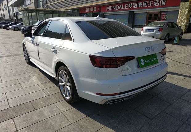 奥迪A4L 2019款 2.0T 自动 quattro个性运动版 (国Ⅵ) 