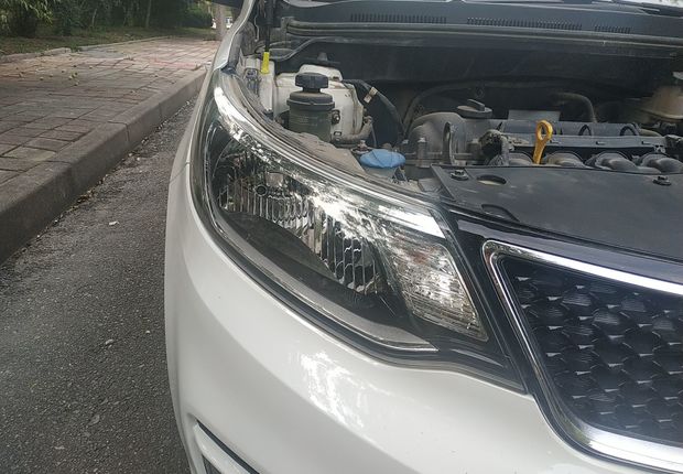 起亚K2 2015款 1.4L 手动 4门5座三厢车 GLS (国Ⅳ) 