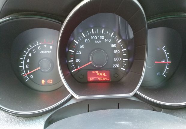 起亚K2 2015款 1.4L 手动 4门5座三厢车 GLS (国Ⅳ) 