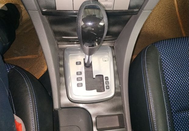 福特福克斯 2014款 1.8L 自动 5门5座两厢车 经典酷白典藏版 (国Ⅳ) 