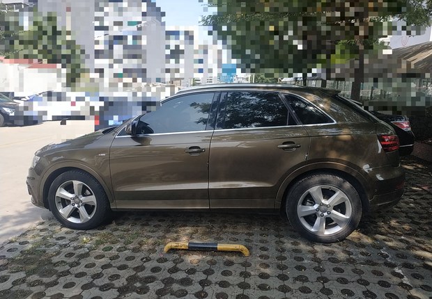 奥迪Q3 40 [进口] 2012款 2.0T 自动 四驱 越野型 