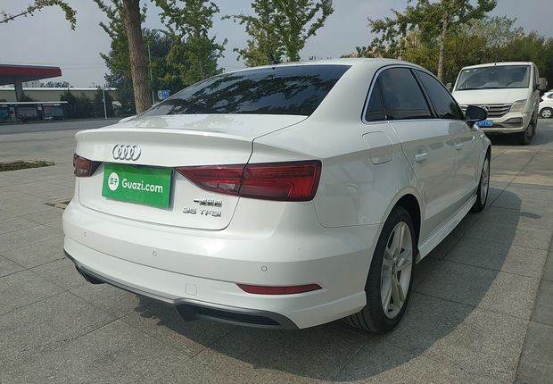 奥迪A3 35TFSI 2019款 1.4T 自动 时尚型Limousine (国Ⅴ) 