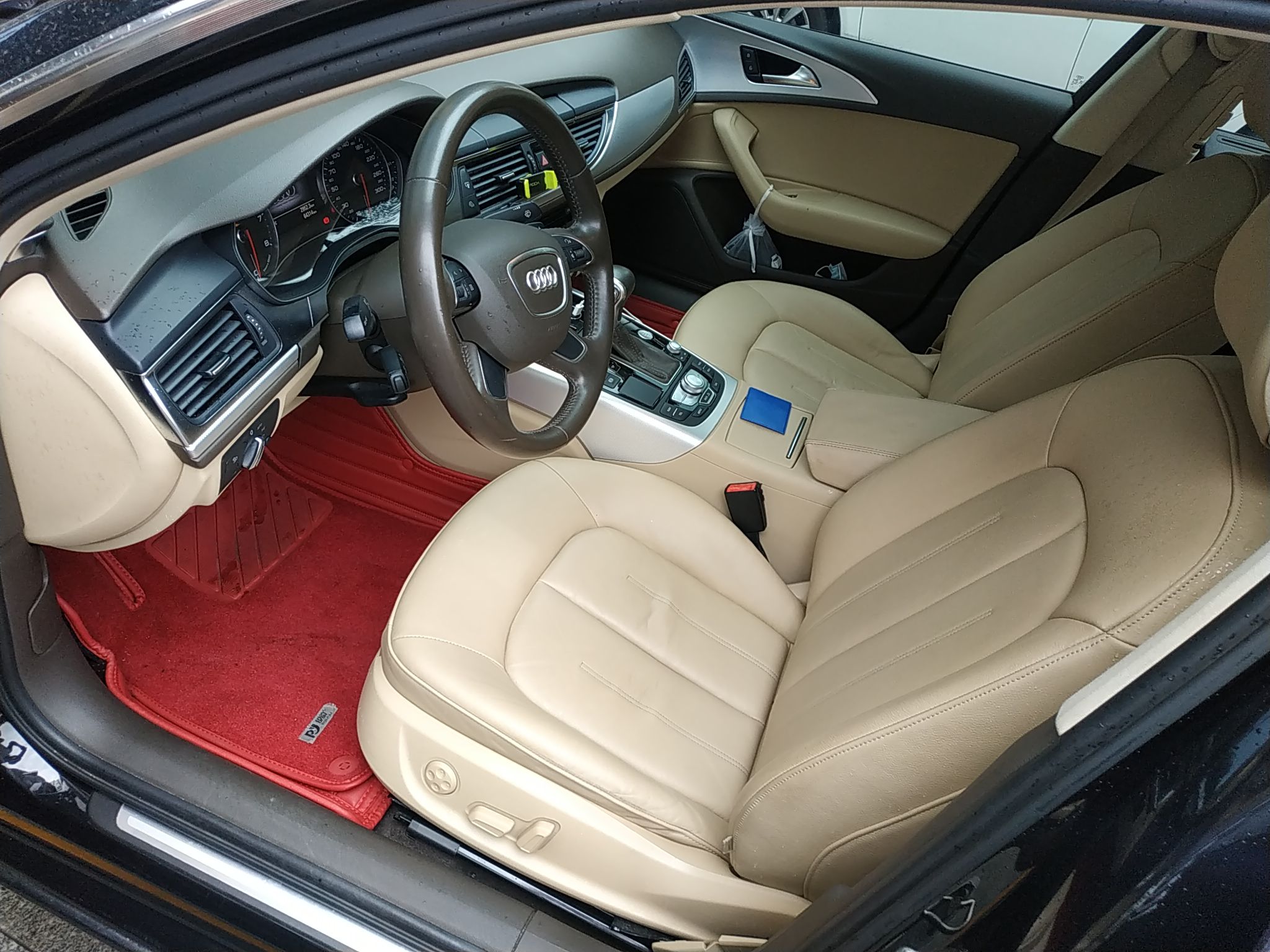 奥迪a6ltfsi2014款20t自动舒适型国Ⅳ