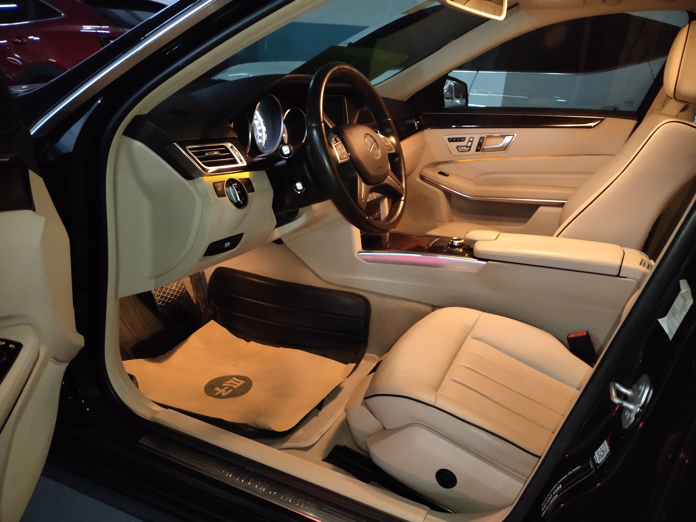 奔驰e级e260l2015款20t自动汽油国Ⅳ