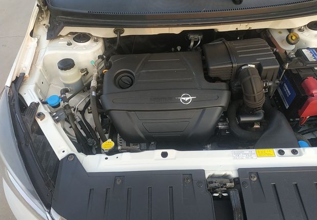 海马M3 2015款 1.5L 手动 精英型 (国Ⅴ) 