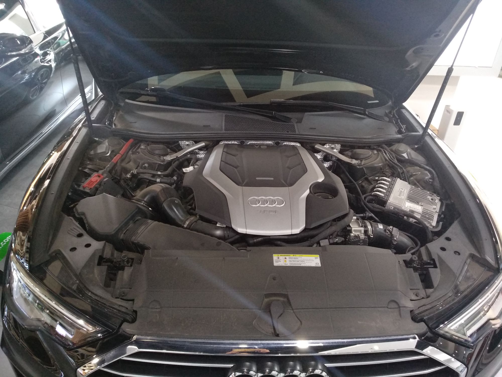 奥迪a6l 55tfsi 2019款 30t 自动 尊享动感型 (国Ⅵ)