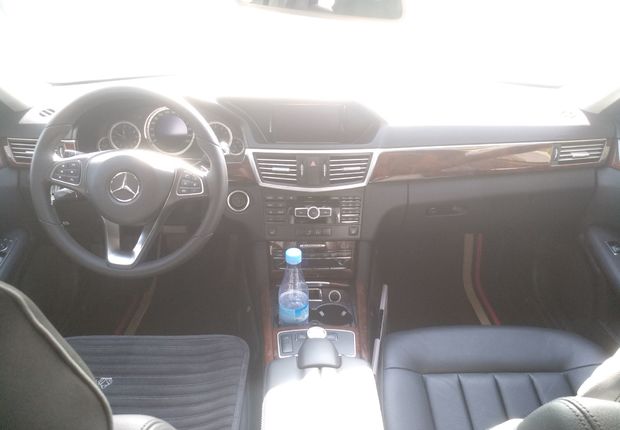 奔驰E级 E300L 2013款 3.0L 自动 汽油 优雅型 (国Ⅳ) 