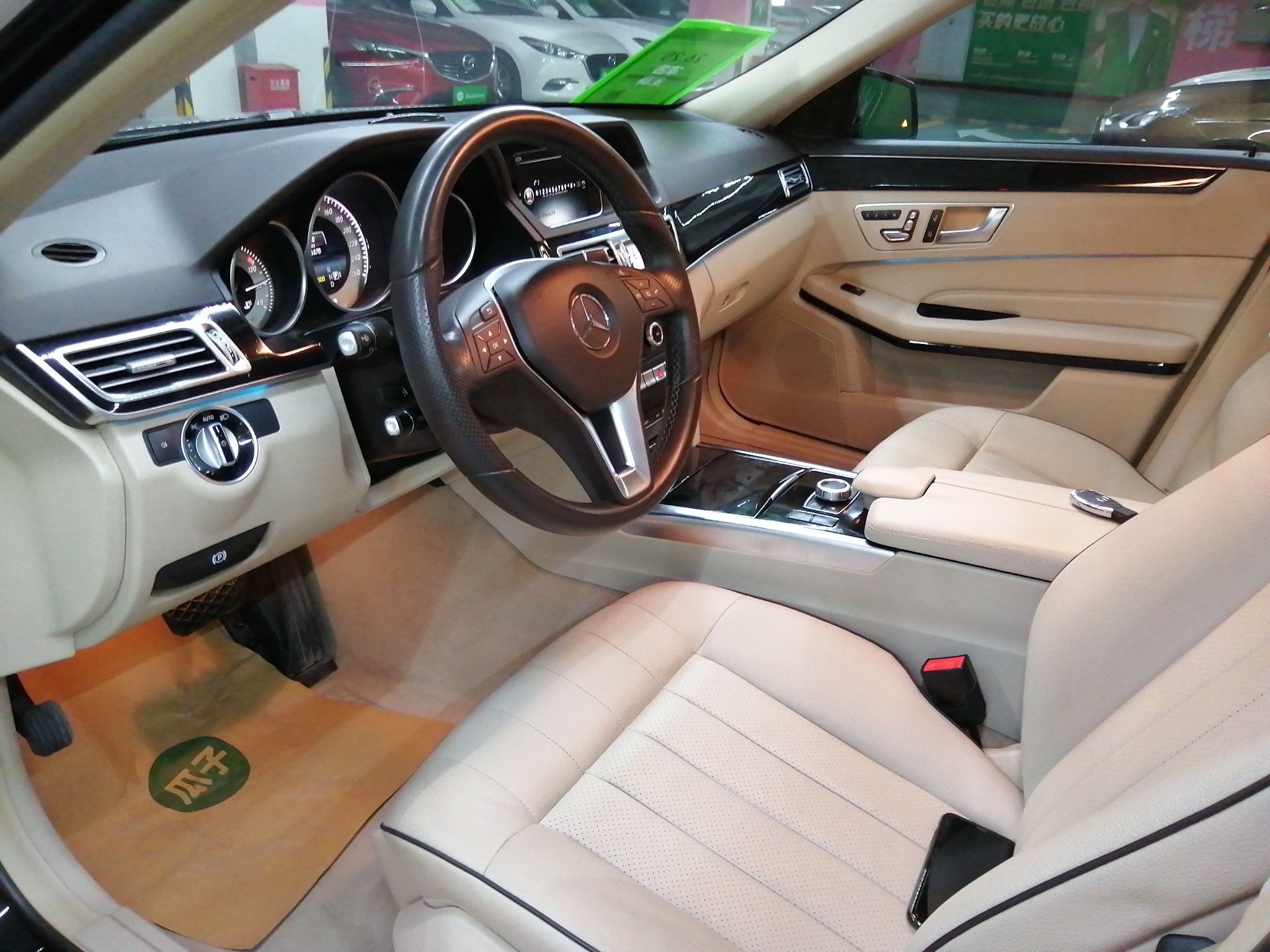 奔驰e级e260l2015款20t自动汽油改款运动时尚型国Ⅴ