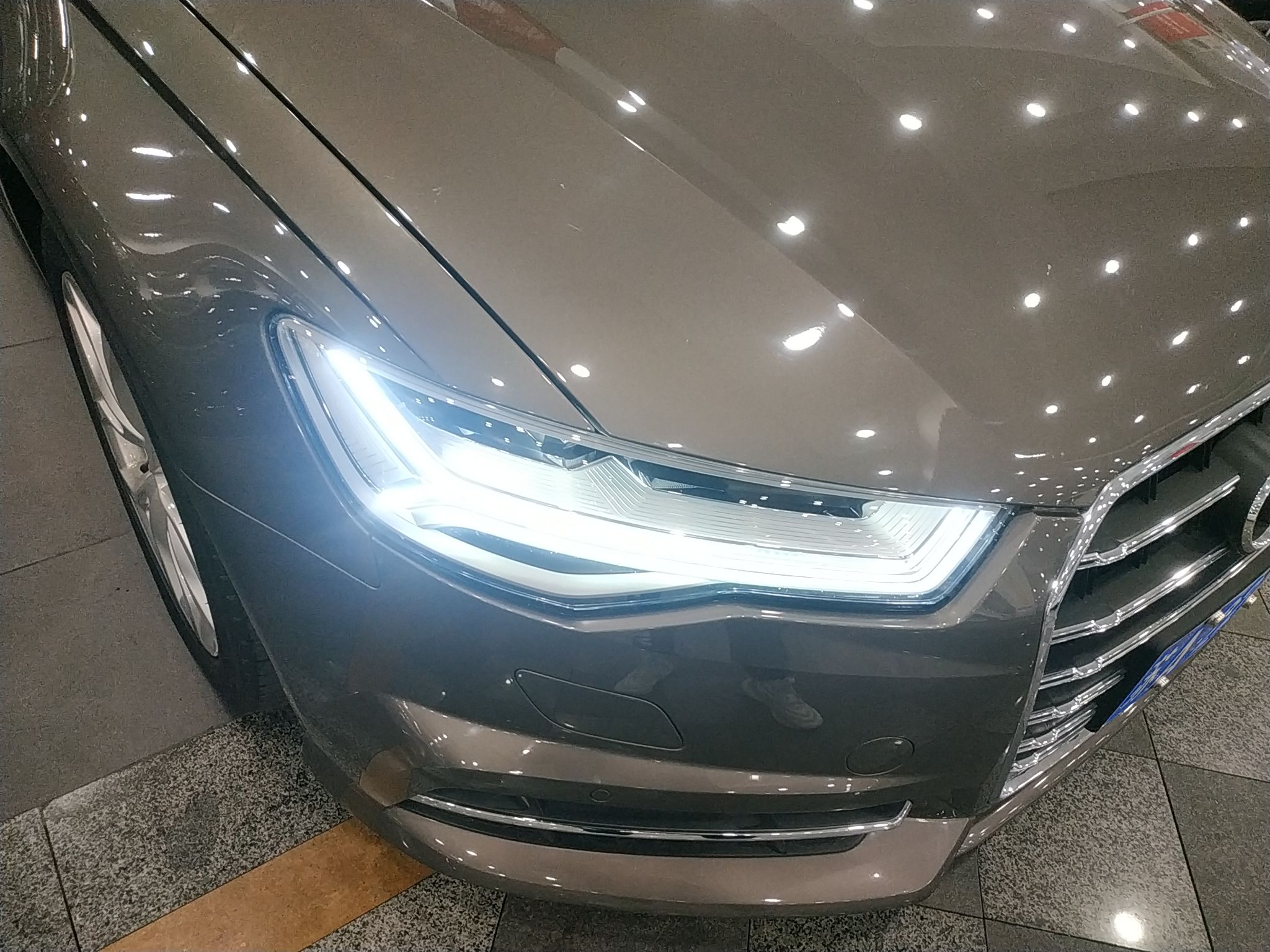 奥迪A6L 35TFSI 2018款 2.0T 自动 时尚型30周年纪念版 (国Ⅴ) 