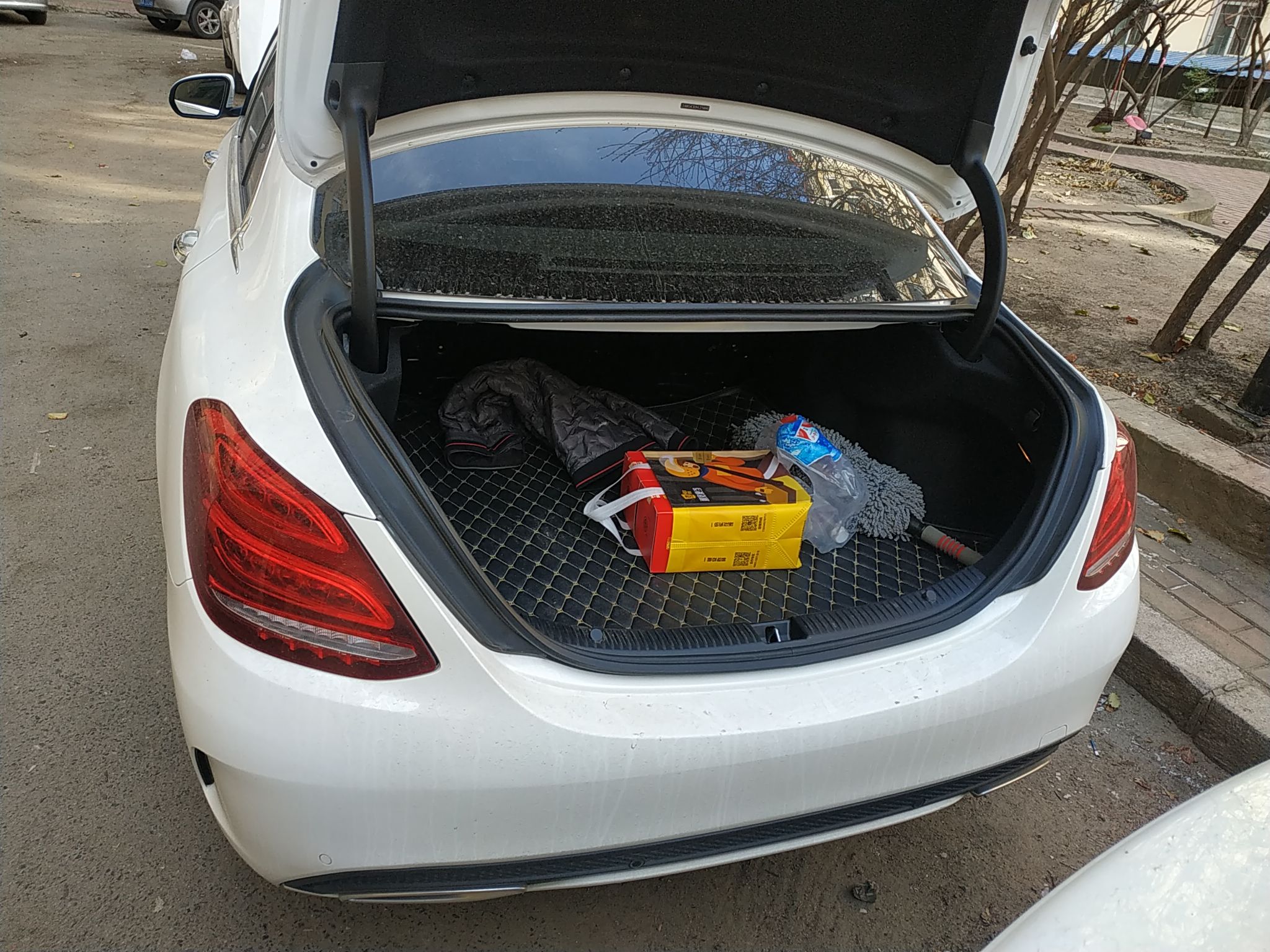 奔驰c级c200l2017款20t自动改款运动版国Ⅴ