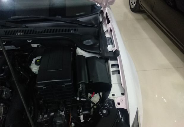 大众速腾 2012款 1.6L 自动 舒适型 (国Ⅳ) 