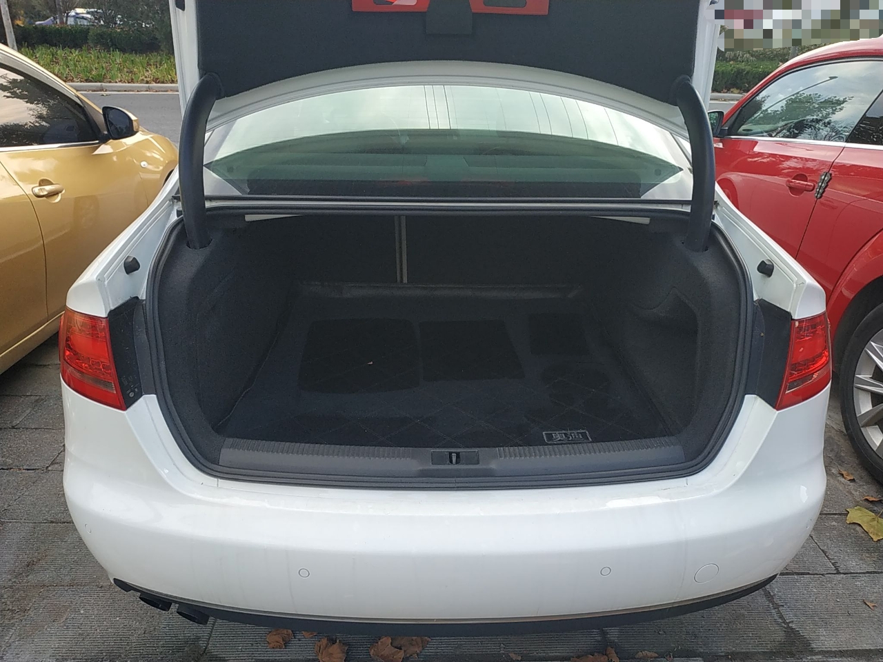 奥迪a4l2012款20t自动舒适型国Ⅳ