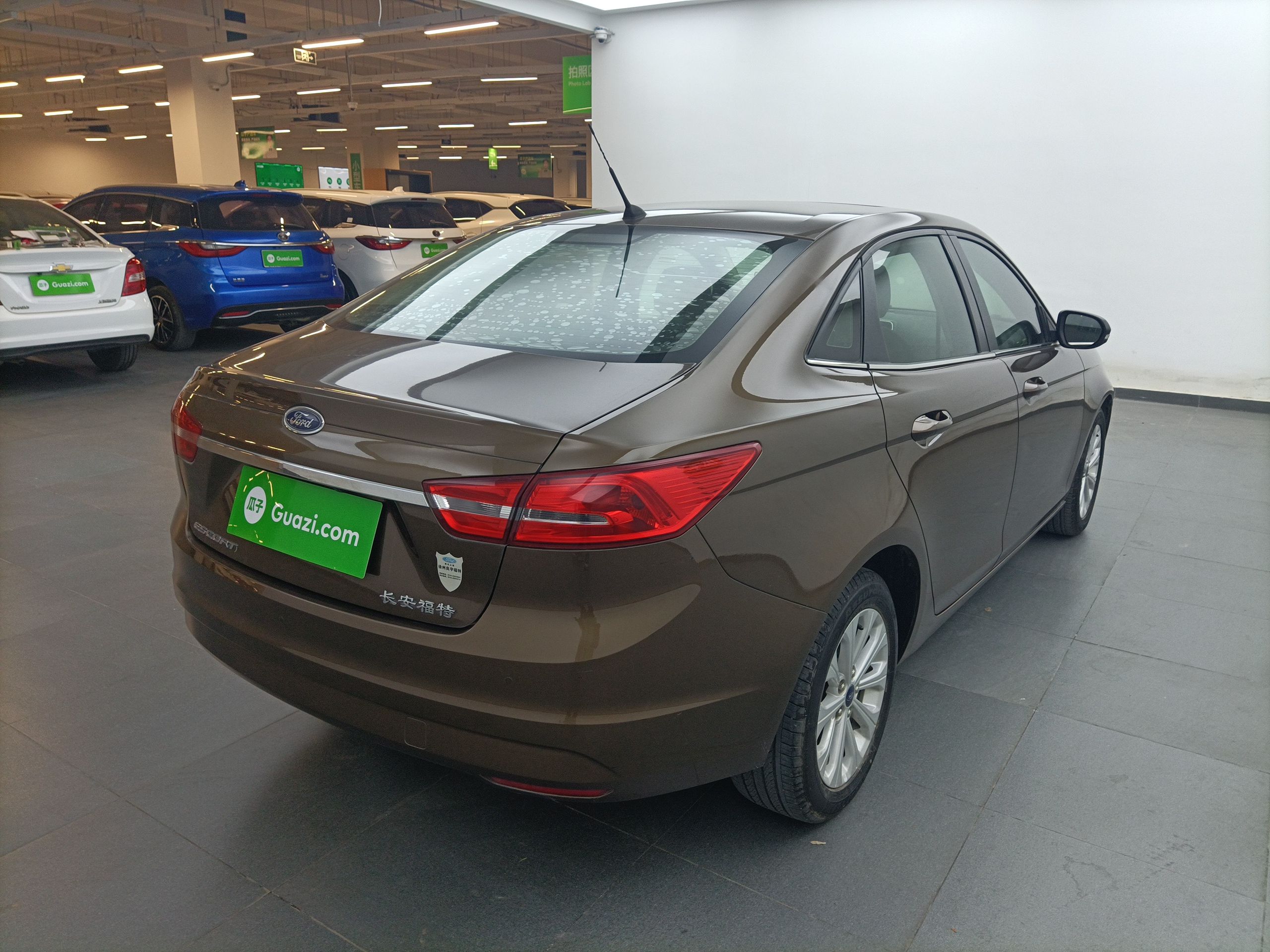 福特福睿斯2017款15l手动幸福版时尚型国Ⅴ