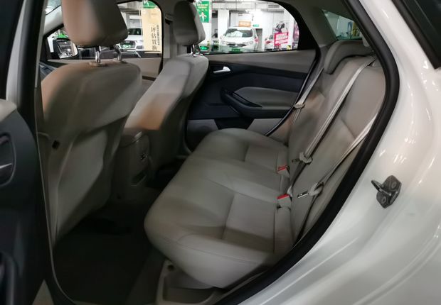 福特福克斯 2018款 1.6L 手动 4门5座三厢车 舒适型智行版 (国Ⅴ) 
