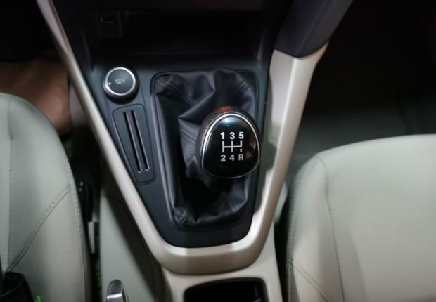 福特福克斯 2018款 1.6L 手动 4门5座三厢车 舒适型智行版 (国Ⅴ) 