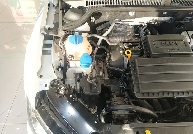 大众速腾 2015款 1.6L 手动 舒适型 (国Ⅴ) 