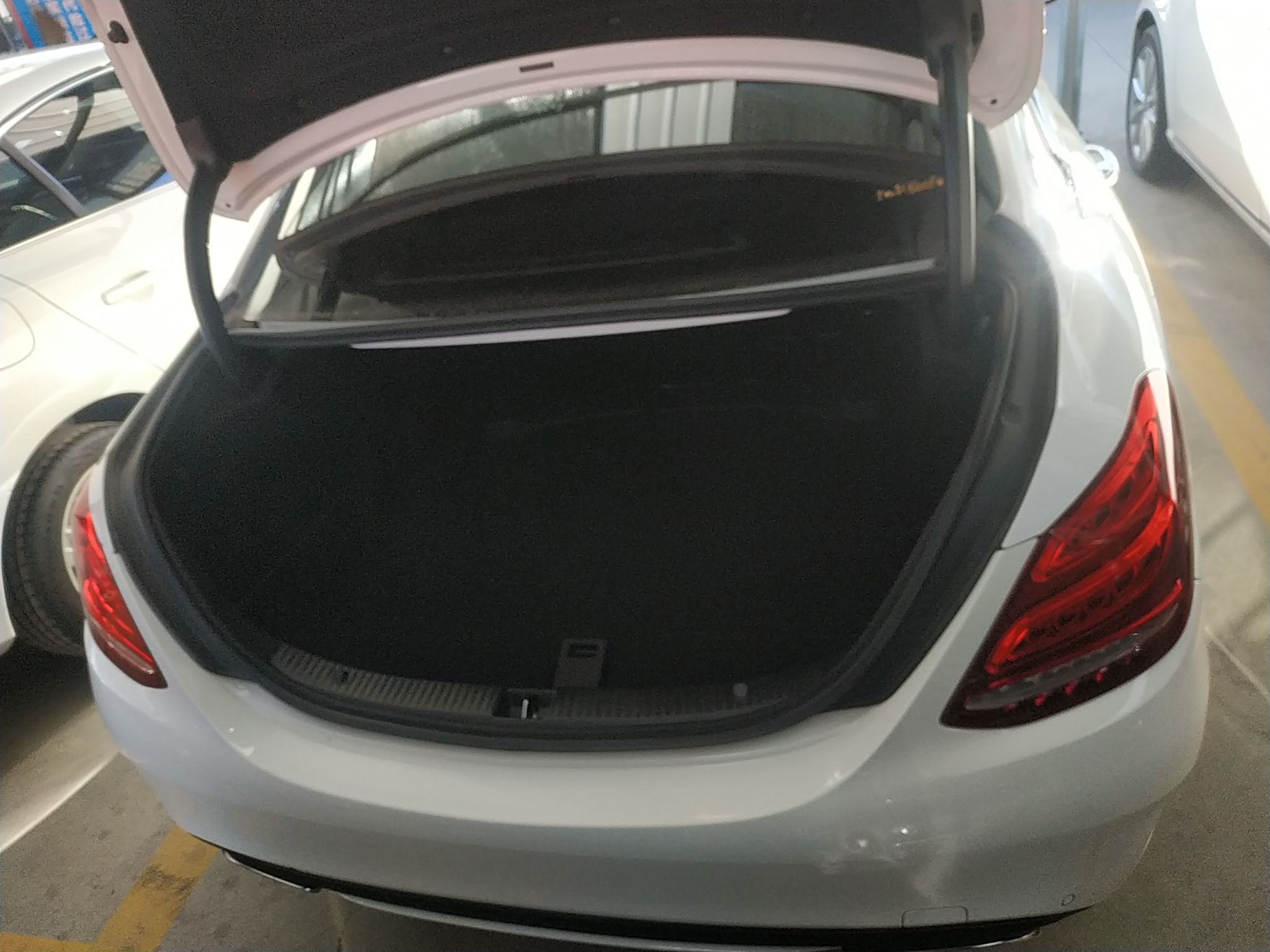 奔驰c级c200l2018款20t自动运动版国Ⅴ