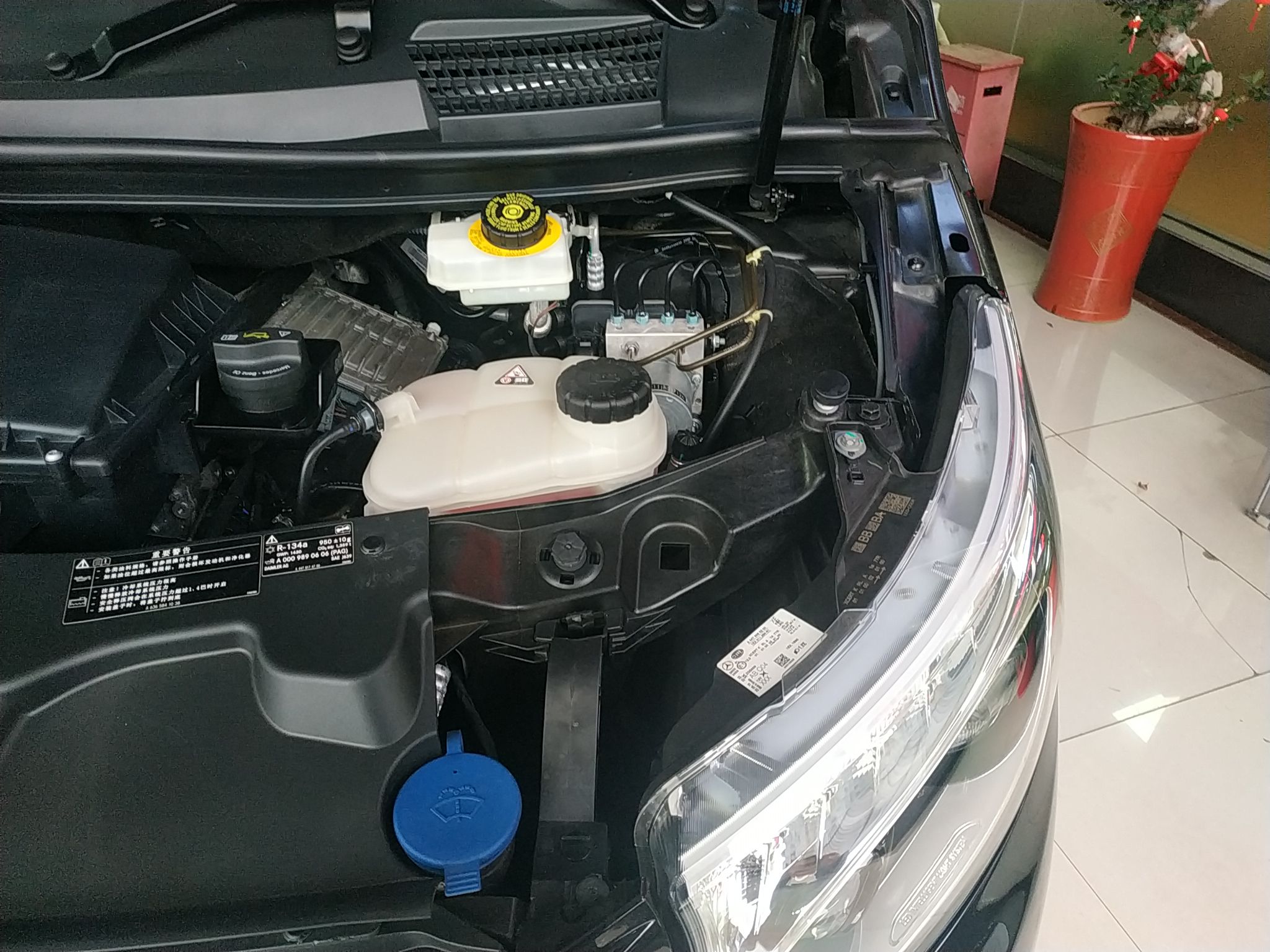 奔驰v级2018款20t自动v260尊贵版国Ⅵ