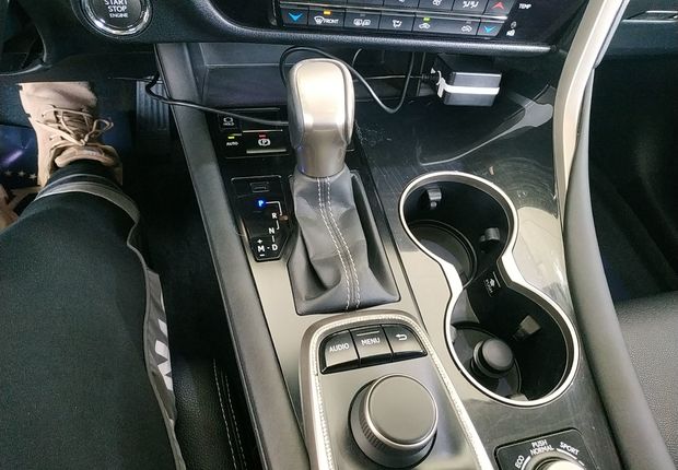 雷克萨斯RX 300 [进口] 2016款 2.0T 自动 前驱 精英版 