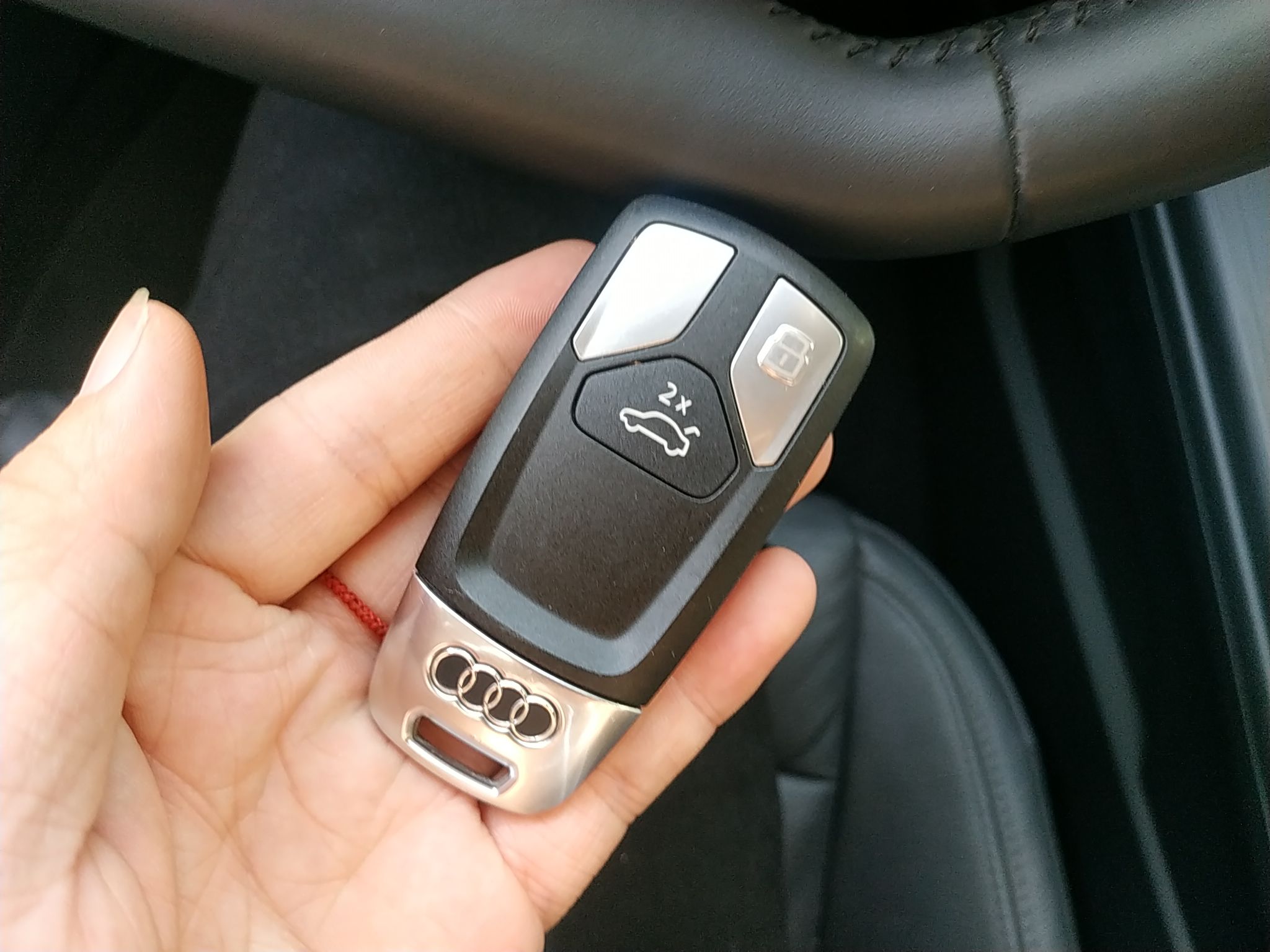 奥迪a4l 2019款 2.0t 自动 时尚型 (国Ⅵ)