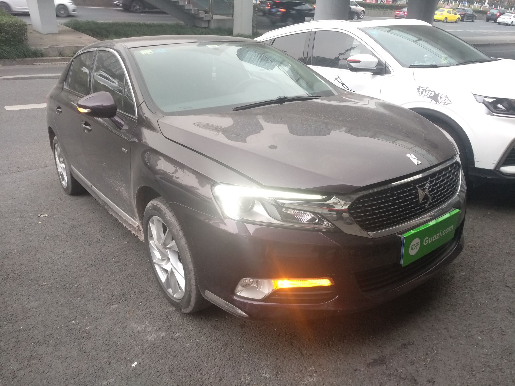 DS5LS三厢 2016款 1.6T 自动 4门5座三厢车 风尚版THP160 (国Ⅴ) 