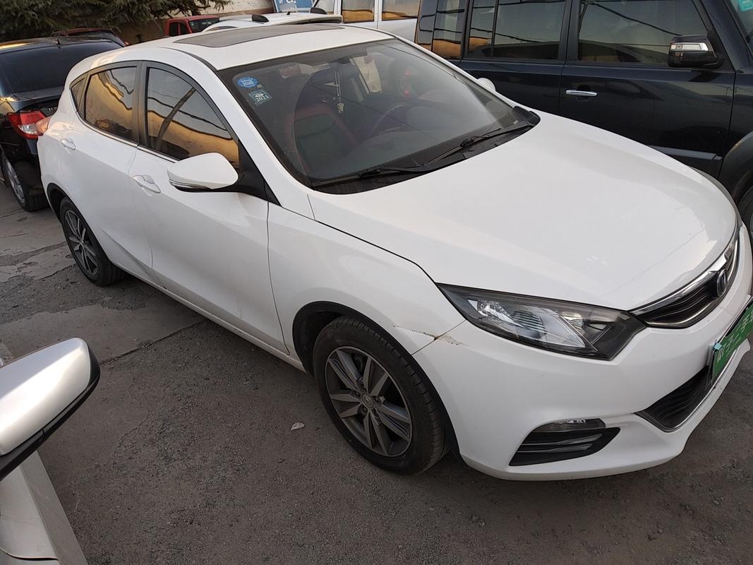 长安逸动xt2015款16l手动俊酷型国Ⅳ