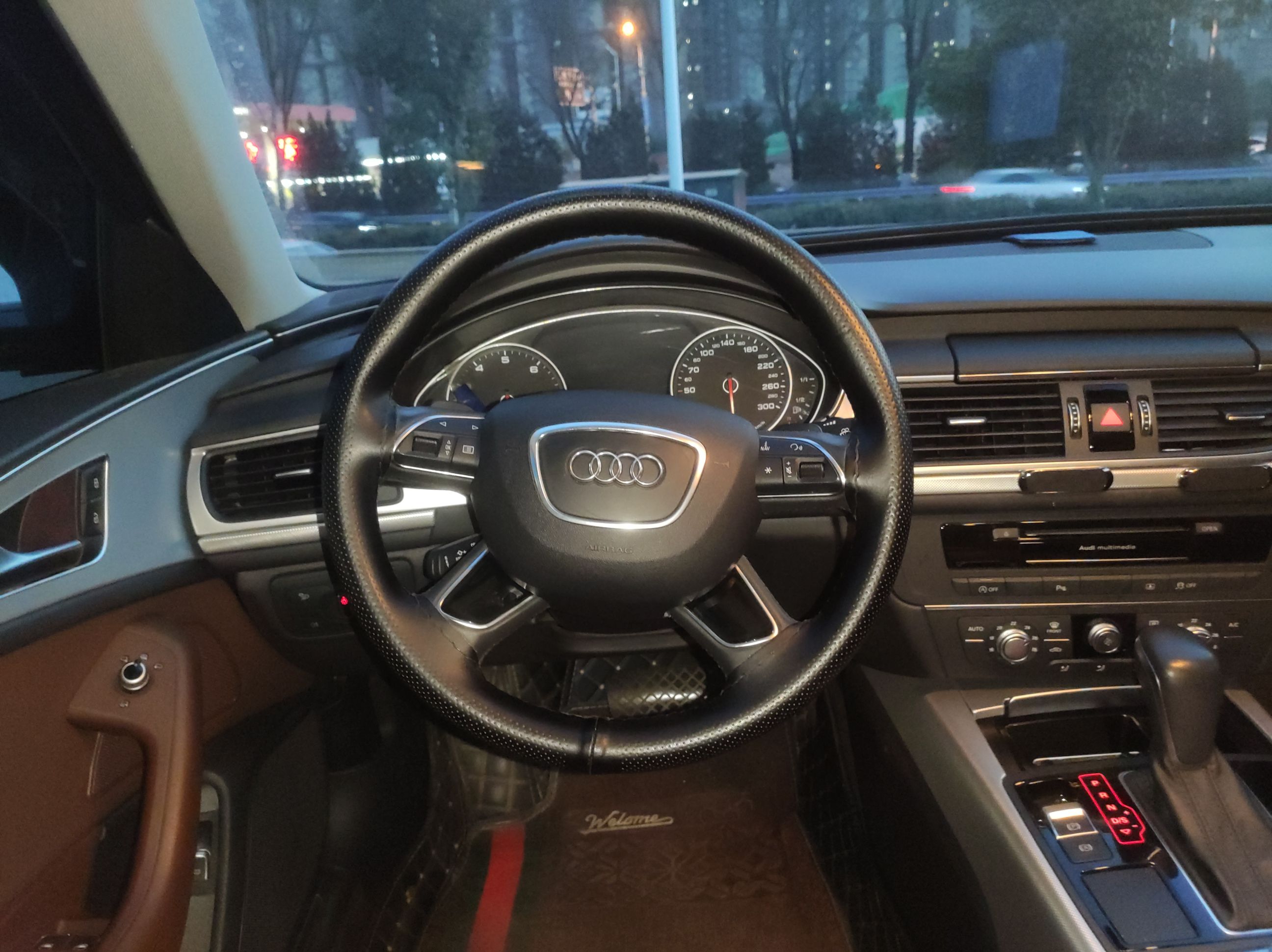 奥迪A6L 35TFSI 2018款 2.0T 自动 典藏版 (国Ⅴ) 