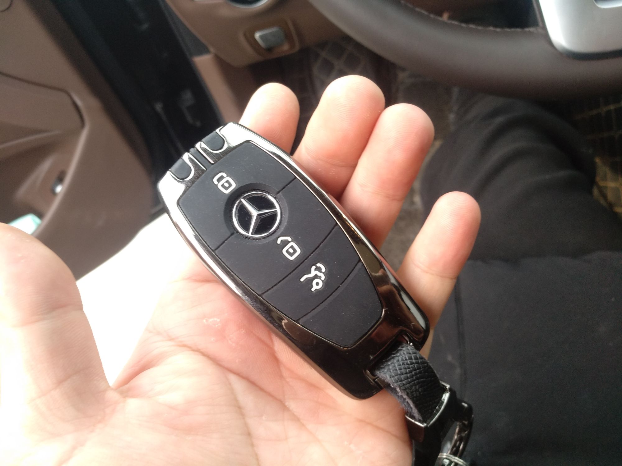 奔驰e级e300l2020款20t自动汽油豪华型国Ⅵ