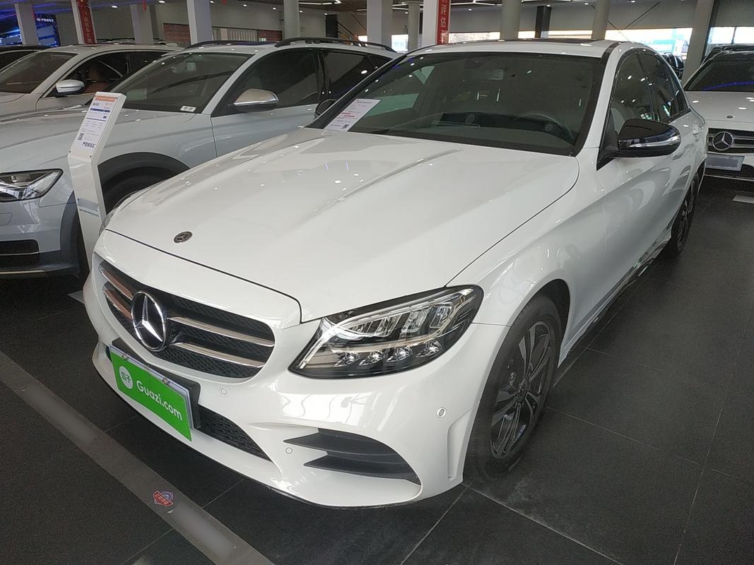 奔驰c级c2602019款15t自动运动版国Ⅴ