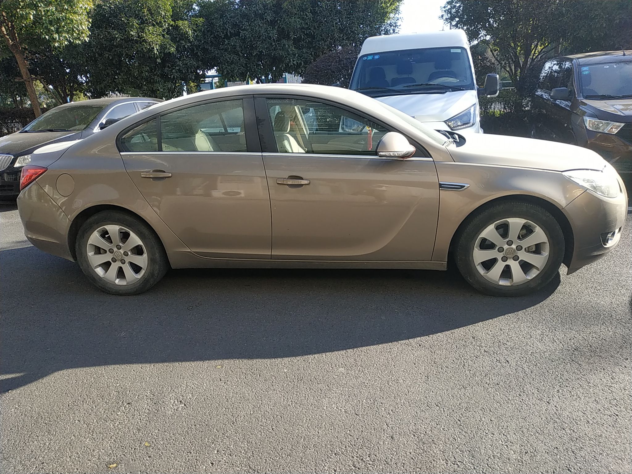 别克君威2012款20l自动舒适型国Ⅳ