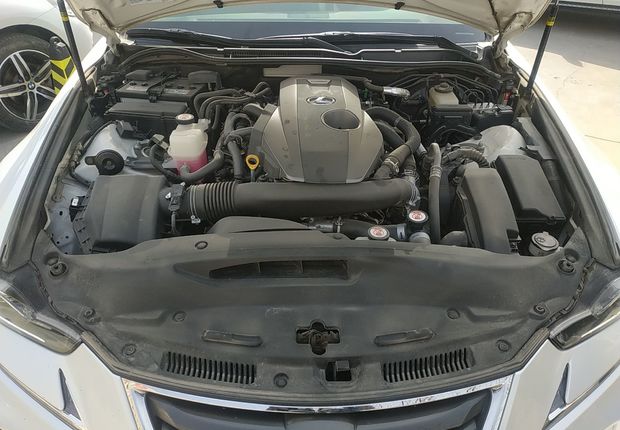 雷克萨斯IS 300 [进口] 2017款 2.0T 自动 汽油 领先版 