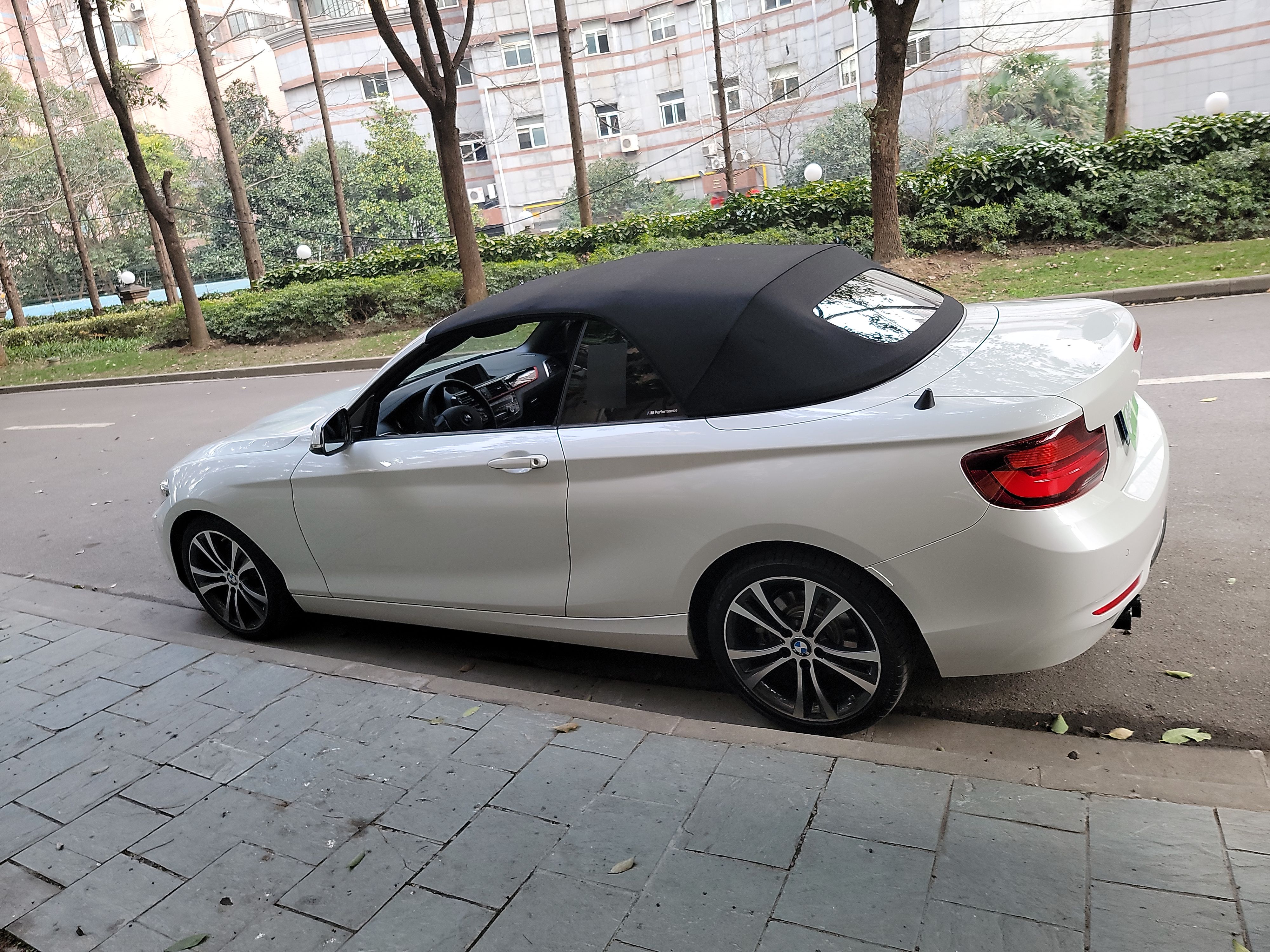 宝马2系敞篷 225i [进口] 2019款 2.0t 自动 运动设计套装