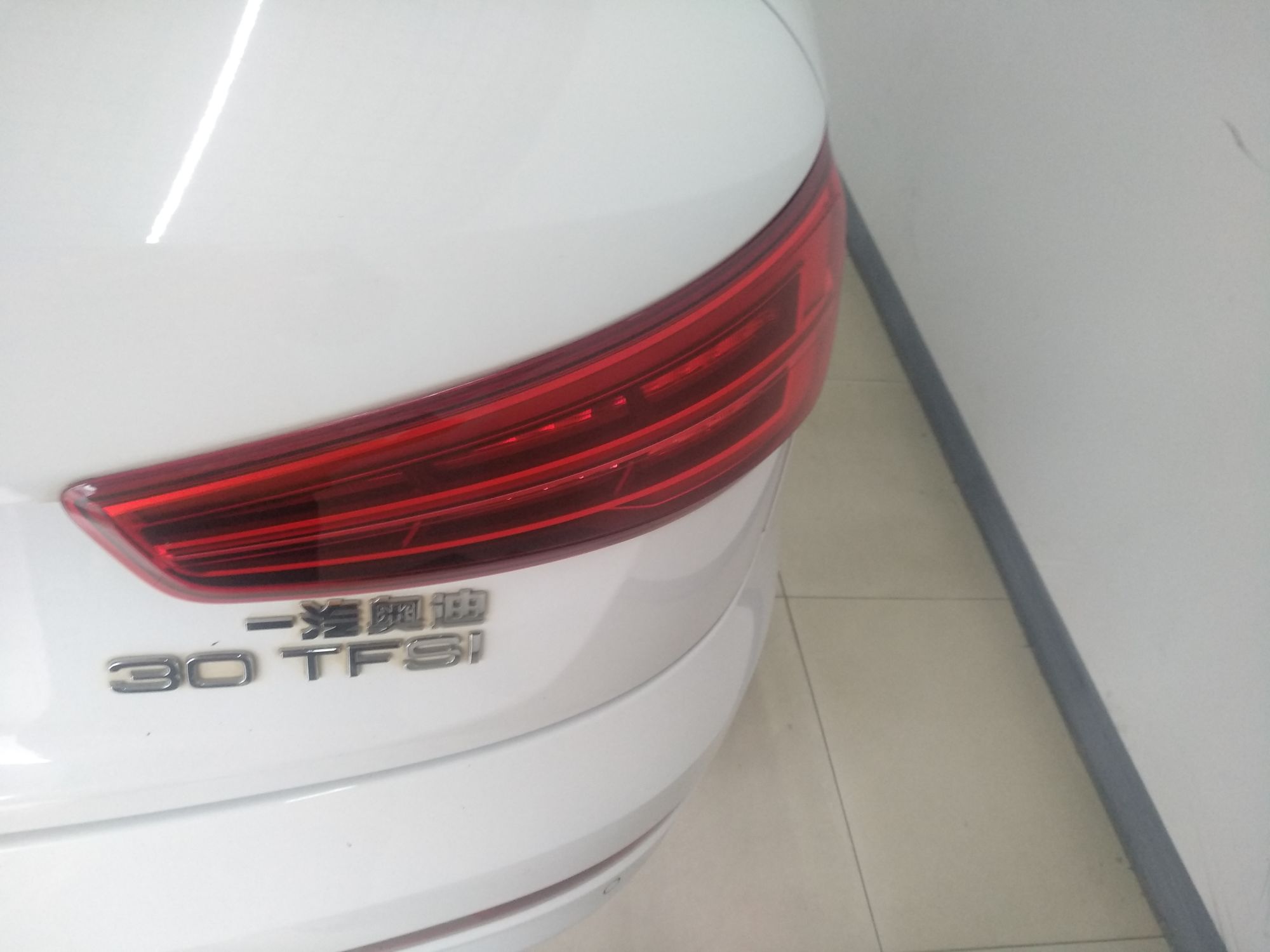 奥迪Q3 30TFSI 2018款 1.4T 自动 前驱 时尚型30周年纪念版 (国Ⅴ) 