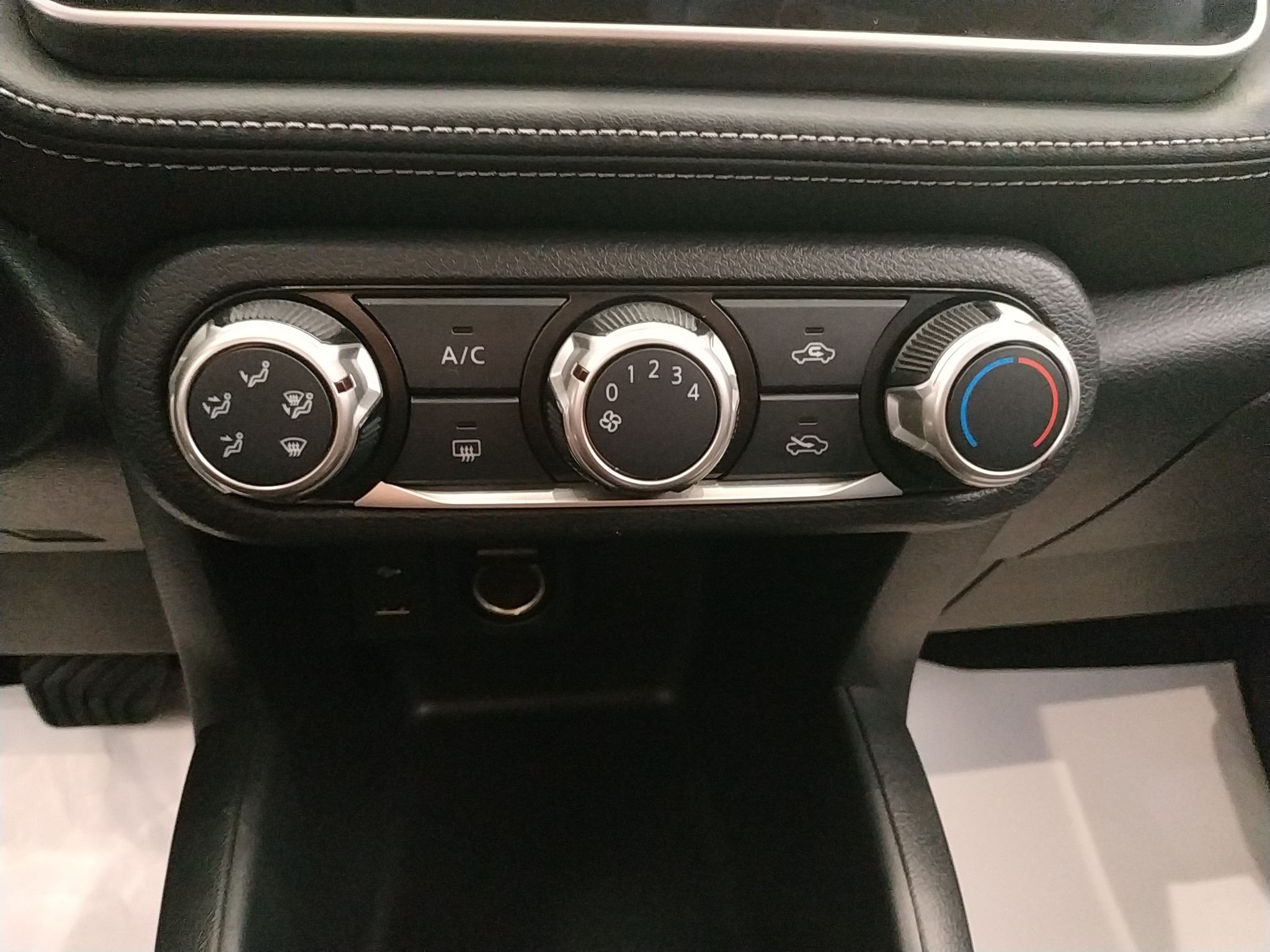 日产劲客2019款15l自动前驱智联豪华版国Ⅵ