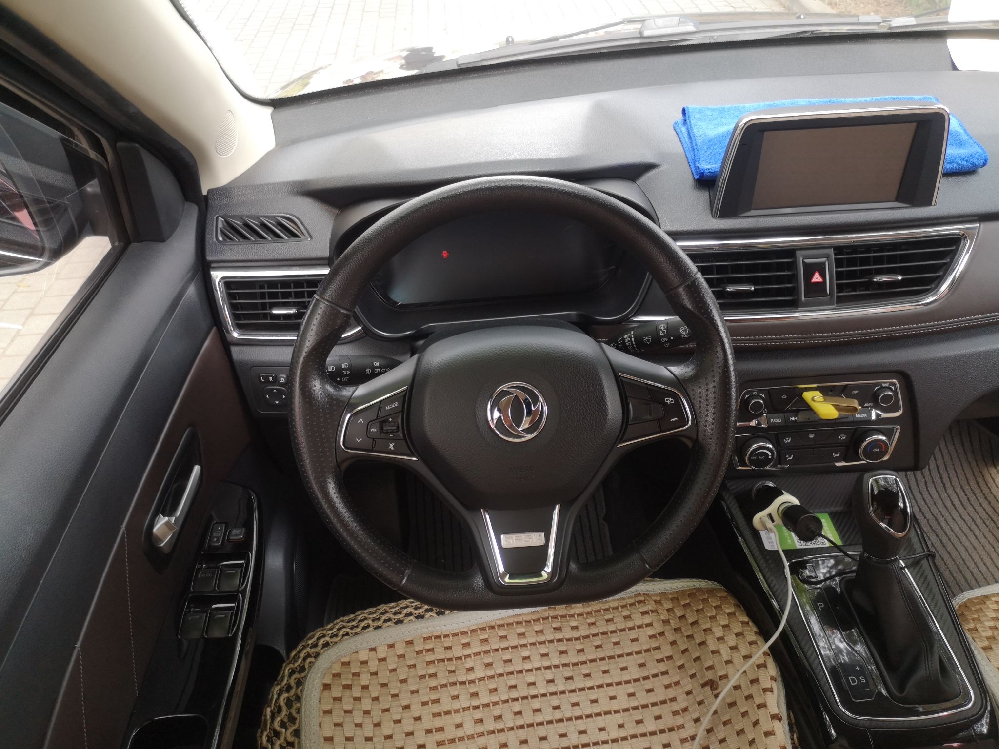 东风风光370s2018款15l自动豪华型国Ⅴ