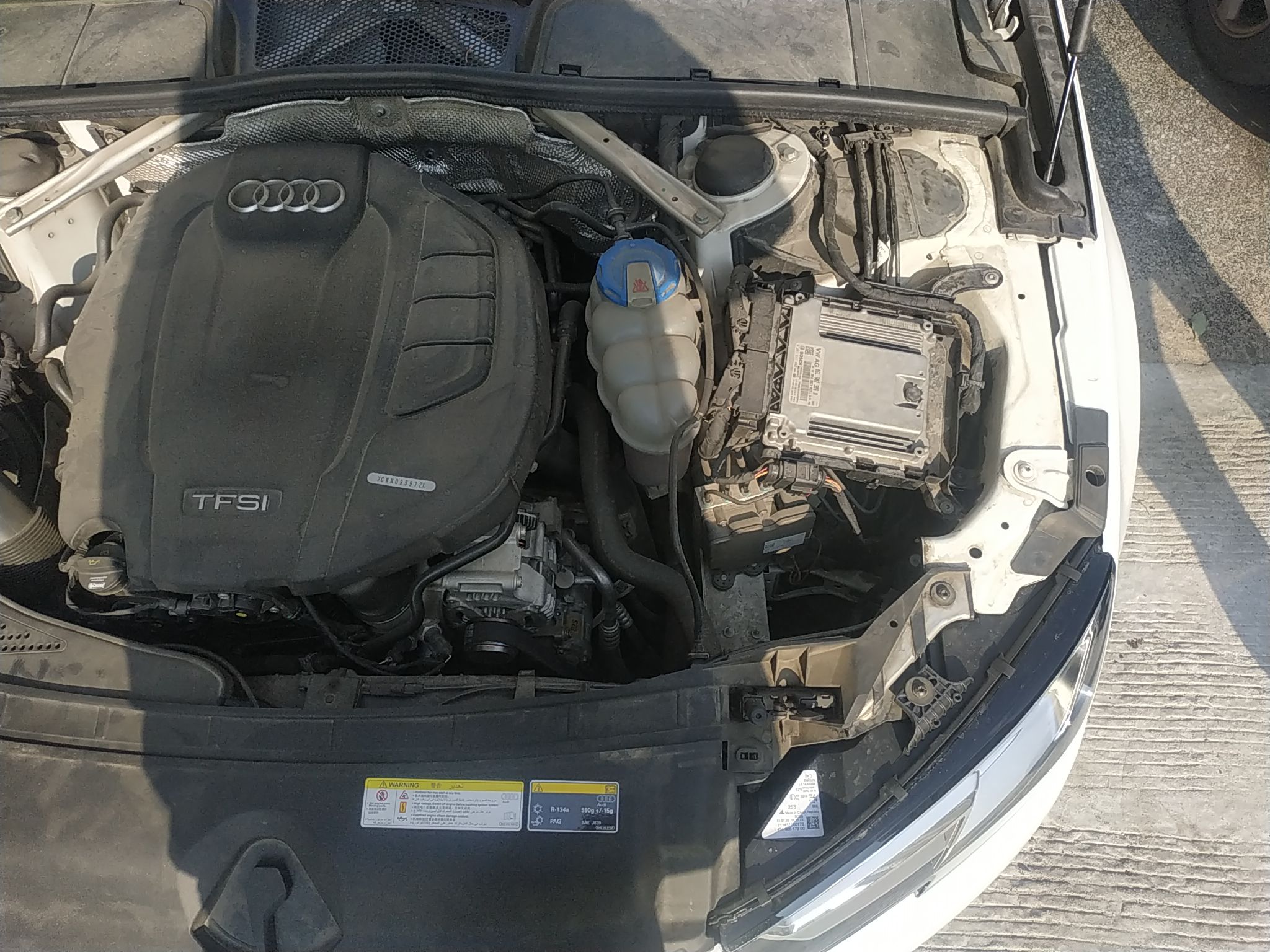 奥迪a4l2017款20t自动plus进取型国Ⅴ