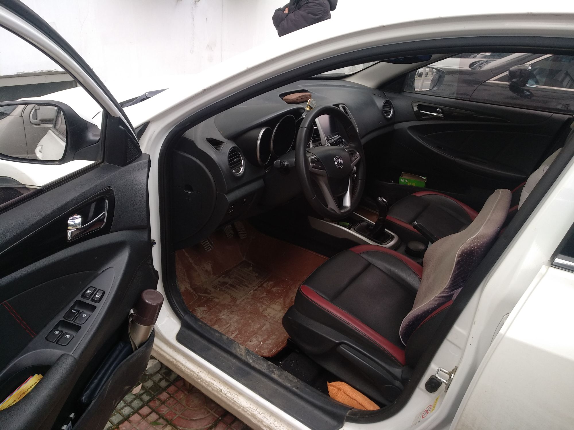 长安逸动xt2015款16l手动俊酷型国Ⅴ