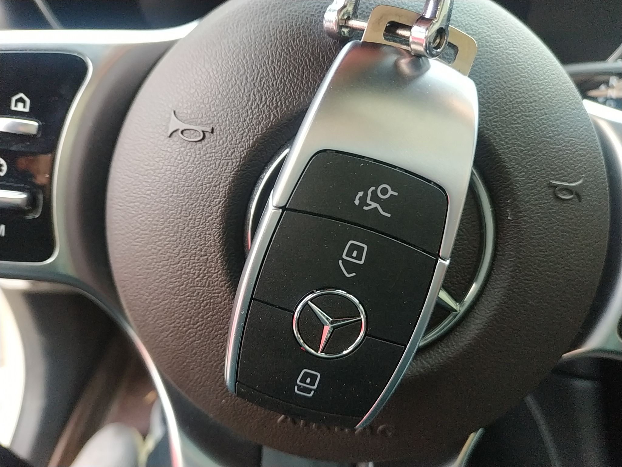 奔驰glcglc260l2020款20t自动4matic动感型国Ⅵ